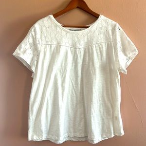 Women’s white Tshirt